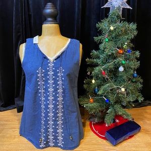 🎄Silver Embroidered Peasant Top